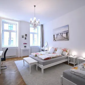 stilvolle-3-zimmerwohnung-in-zentraler-lage.vienna-besthotels.com/