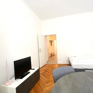 universum-apartment-4.vienna-besthotels.com/