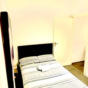 Appartamento One Bed Flat In Central, Londra