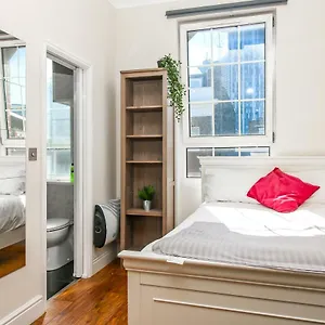 Private En-suite @ Liverpool Street, Brick Ln Gasthof